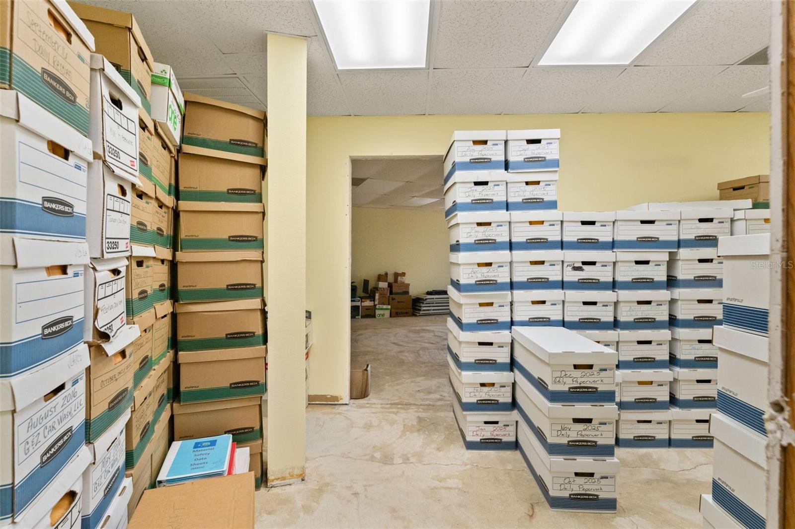 1108 Commercial Way Property Photo 17