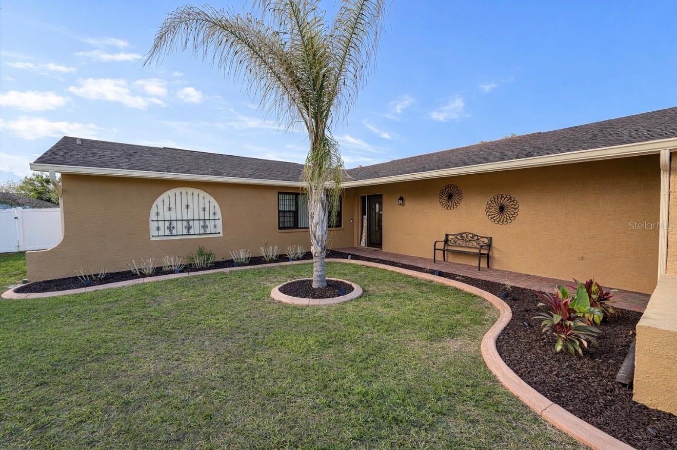 7051 Lexington Cir Property Photo 3