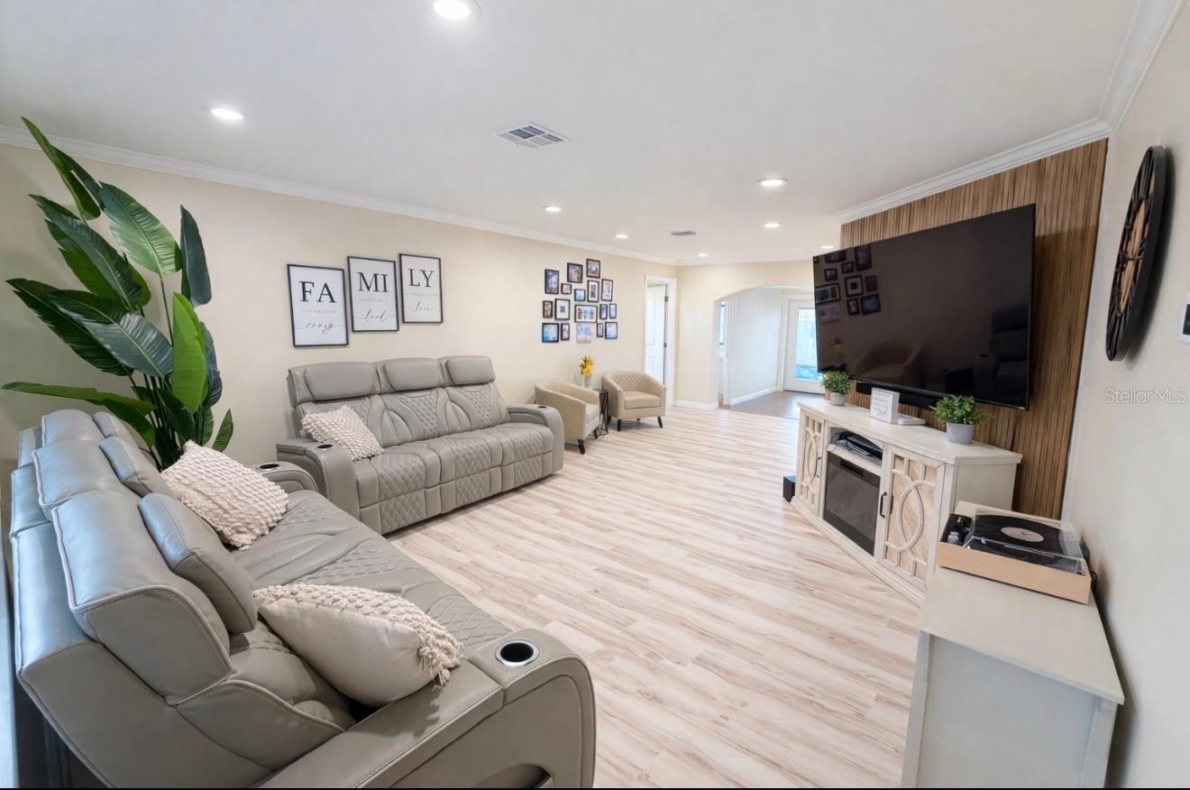 7051 Lexington Cir Property Photo 11