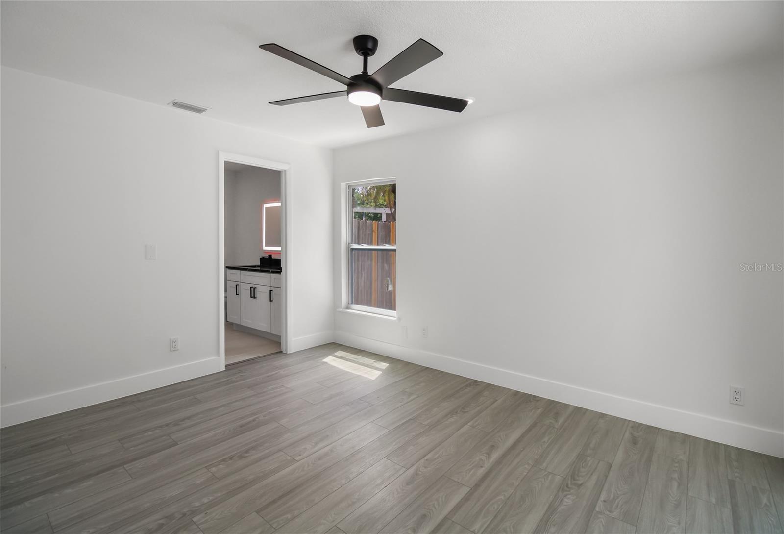 11492 93rd St Property Photo 8