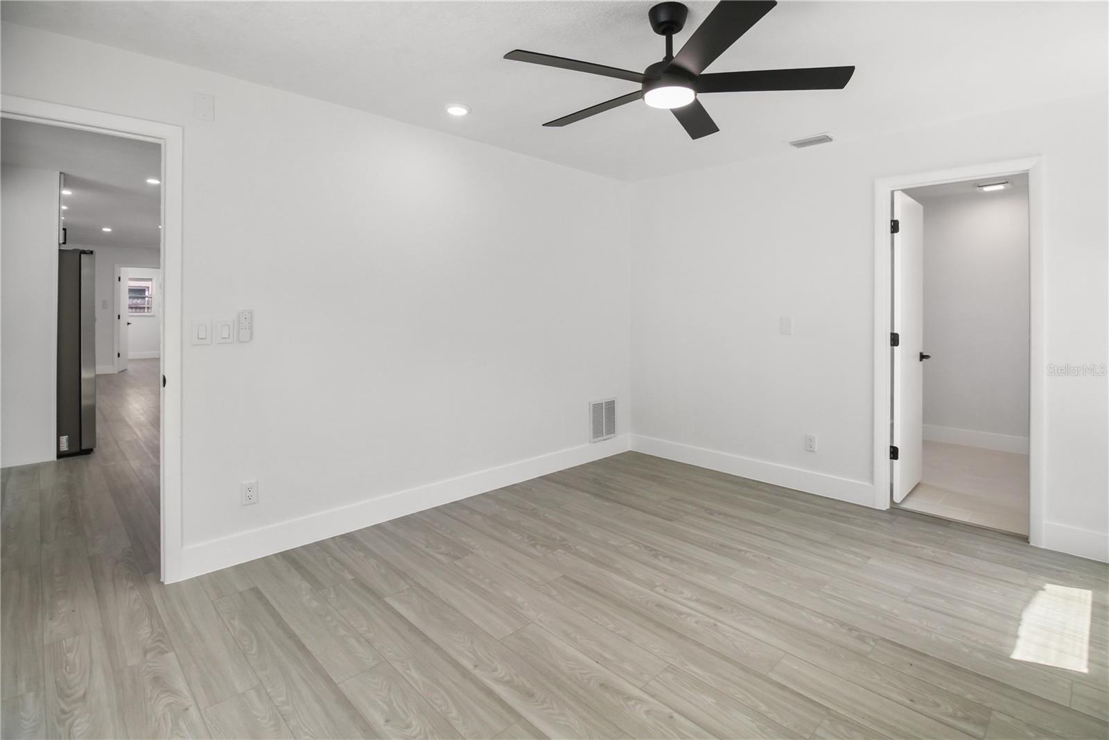 11492 93rd St Property Photo 9