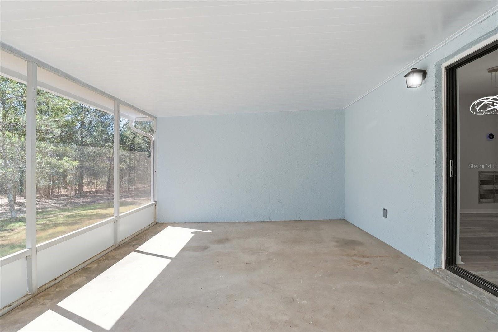 700 E Stratford Rd Property Photo 32
