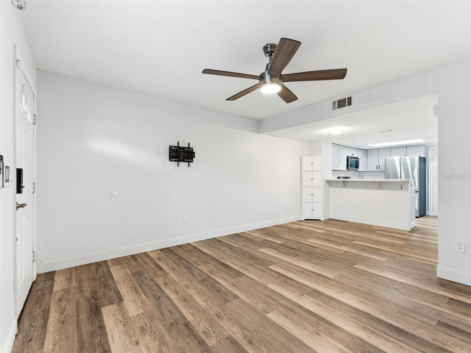 2155 Fox Chase Blvd Property Photo 6