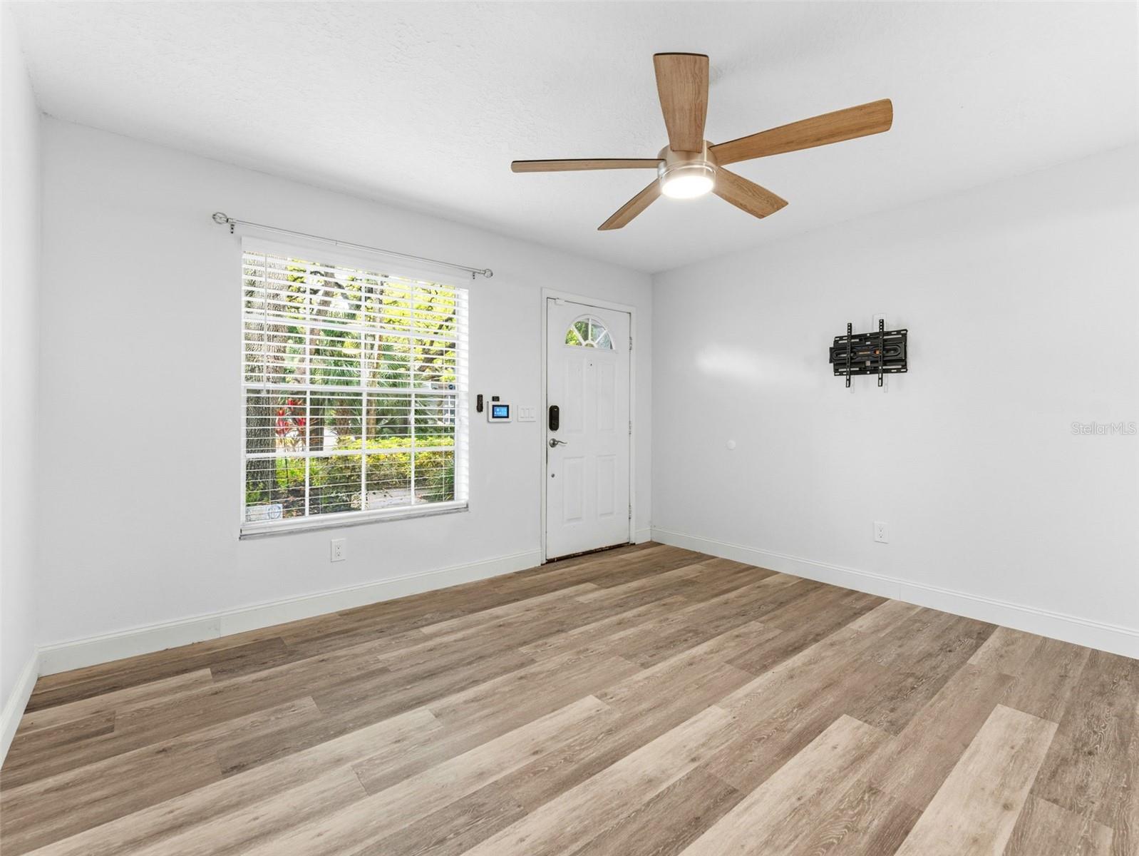 2155 Fox Chase Blvd Property Photo 8