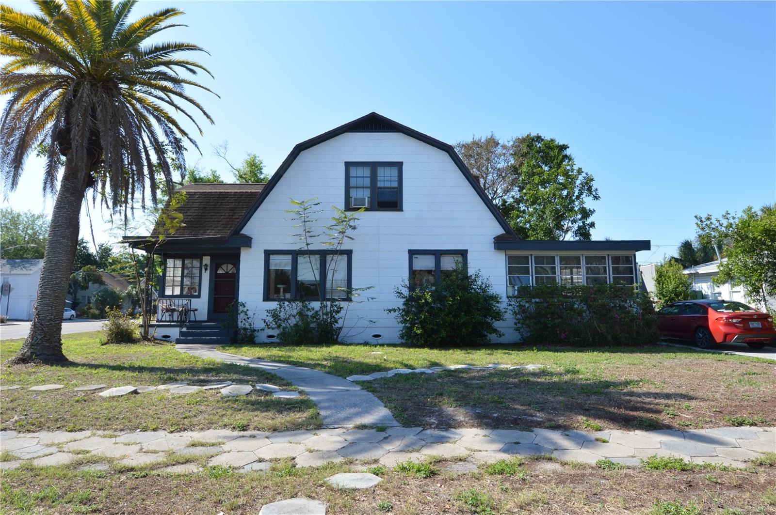 2800 Dartmouth Ave N Property Photo 2
