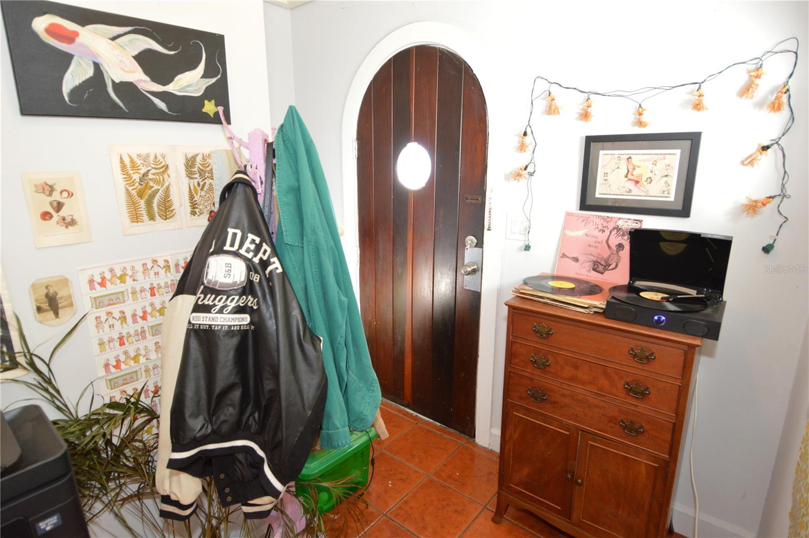 2800 Dartmouth Ave N Property Photo 8