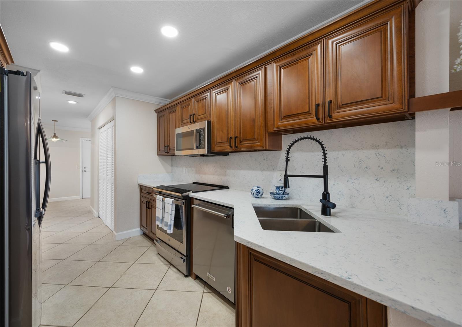 10416 Saint Tropez Pl Property Photo 9