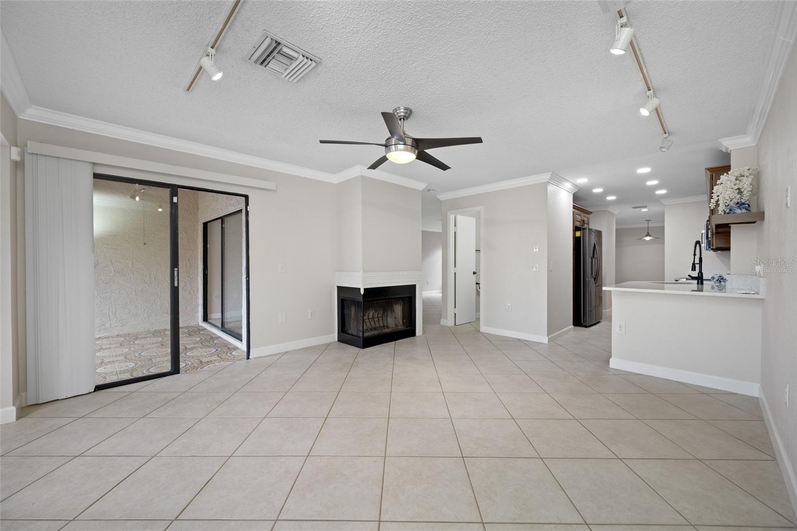 10416 Saint Tropez Pl Property Photo 12