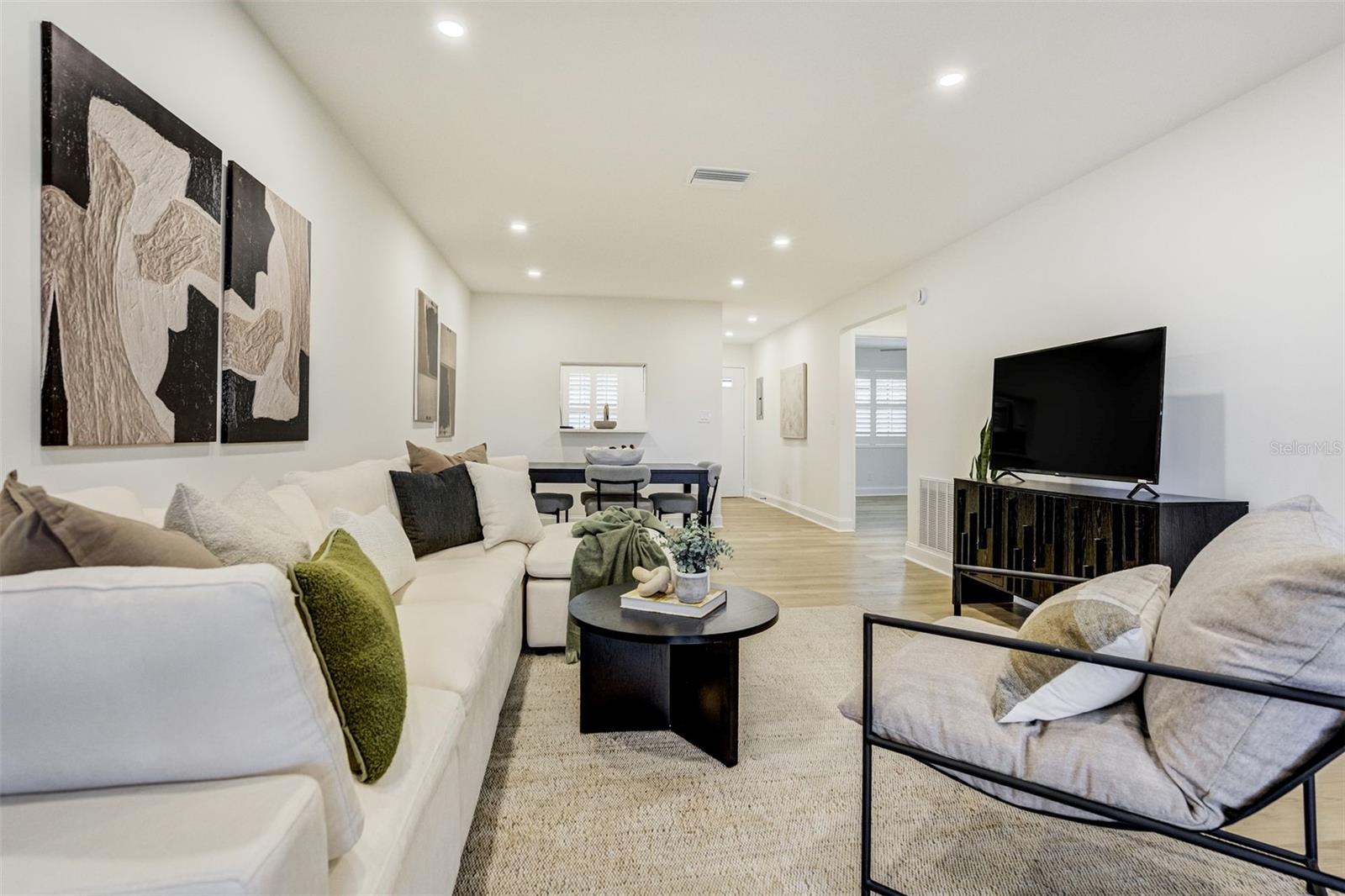 460 S Paula Dr #402 Property Photo 11