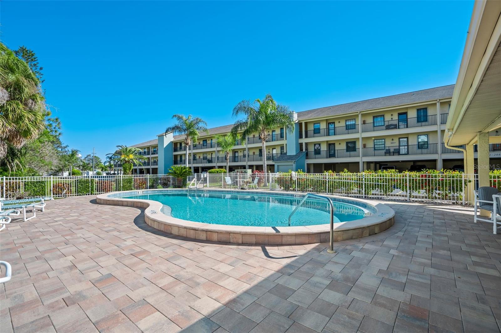 460 S Paula Dr #402 Property Photo 16