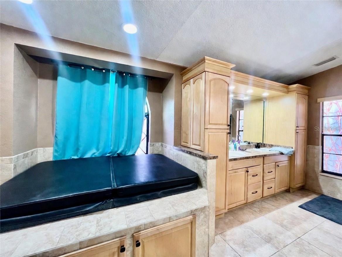 5810 Redhawk Dr Property Photo 23