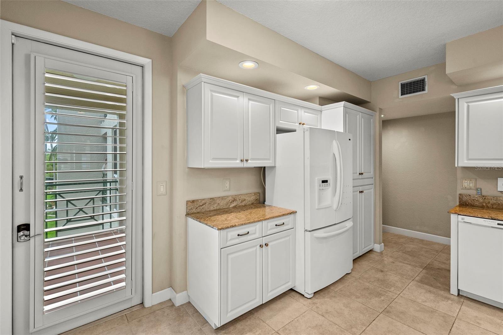 4780 Dolphin Cay Ln S #109 Property Photo 13