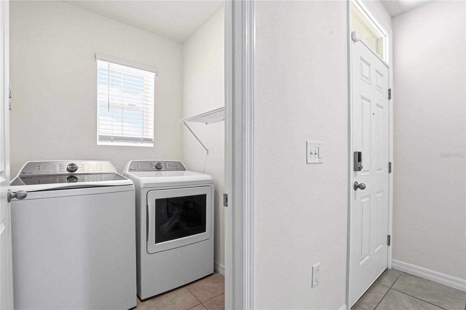 2839 Maiden Grass Isle Property Photo 6
