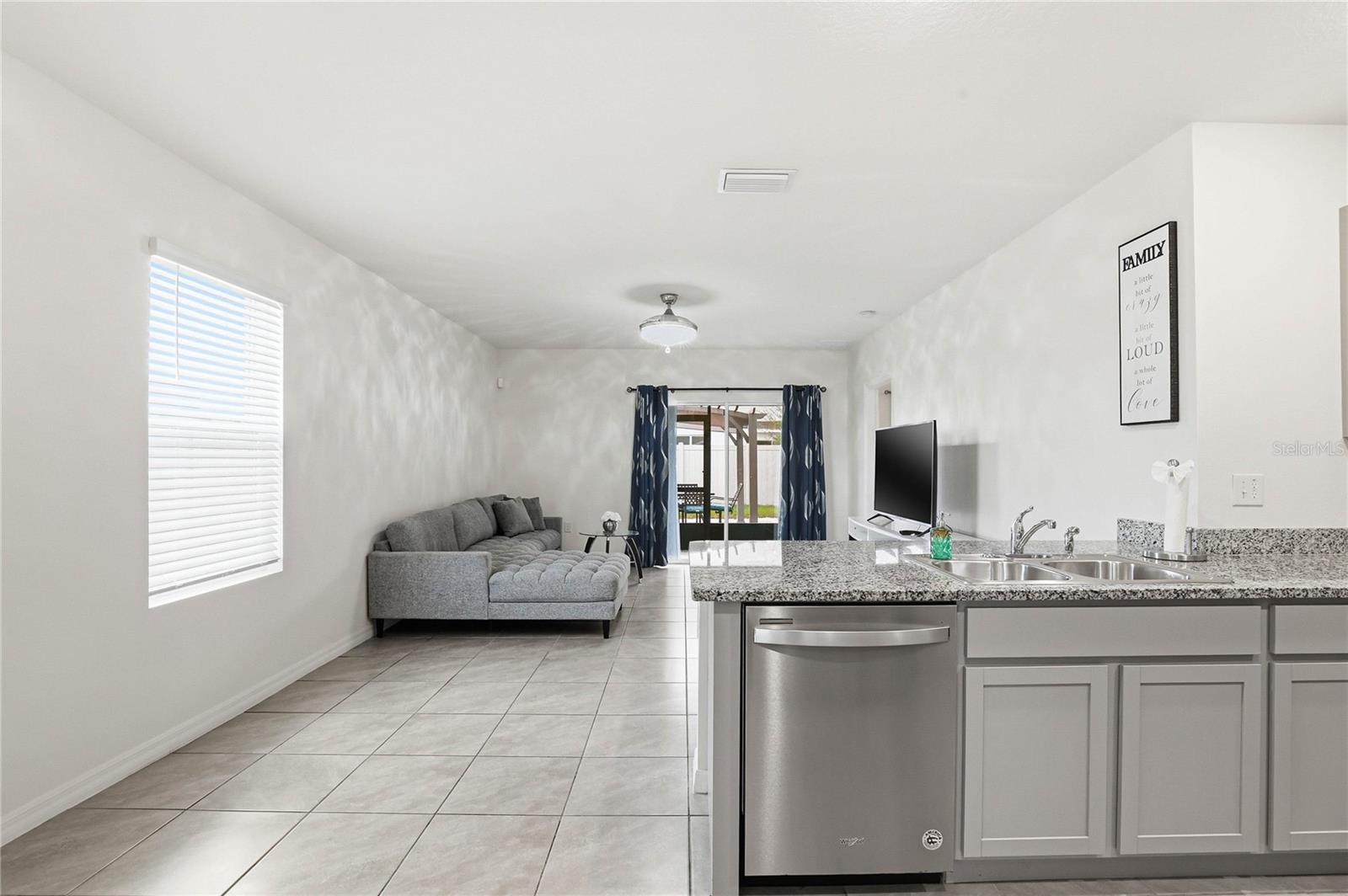 2839 Maiden Grass Isle Property Photo 14