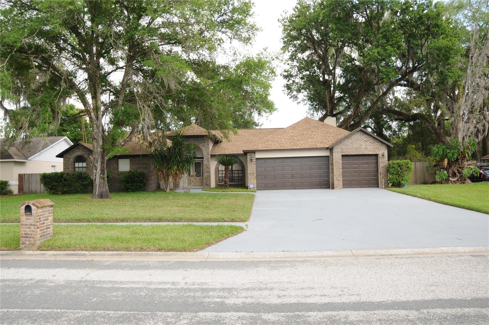 2106 Whitlock Pl Property Photo 2