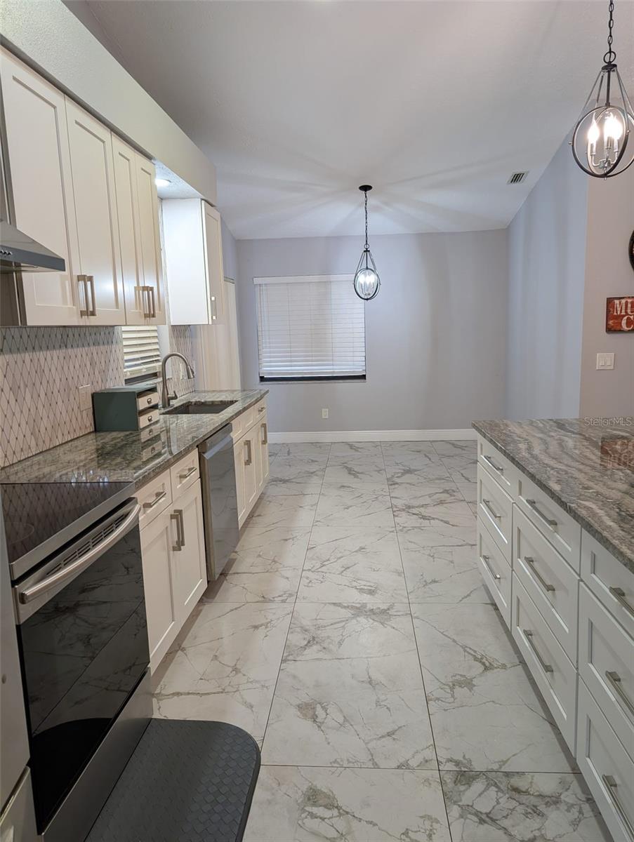 2106 Whitlock Pl Property Photo 9