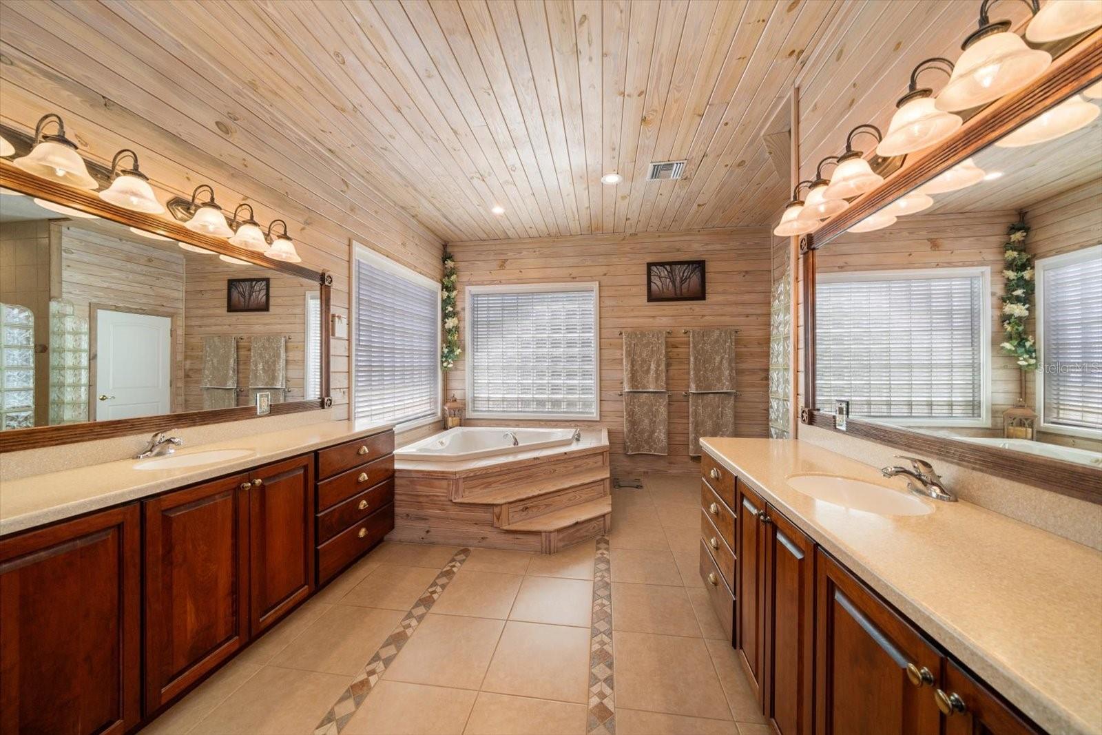 7650 N Whippoorwill Ter Property Photo 18