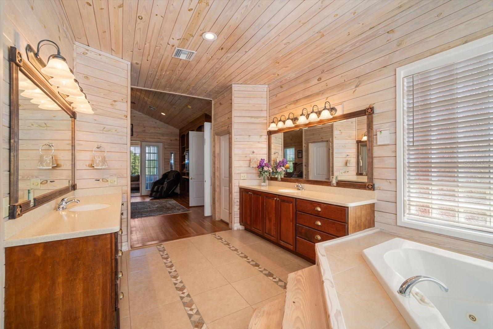 7650 N Whippoorwill Ter Property Photo 19