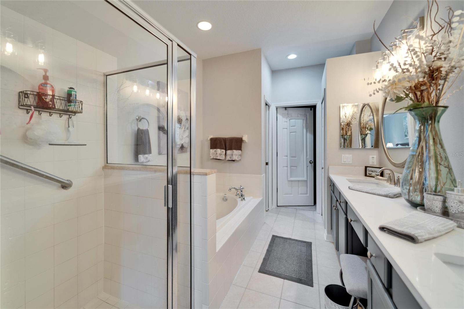 221 Sela Cove Cir Property Photo 29