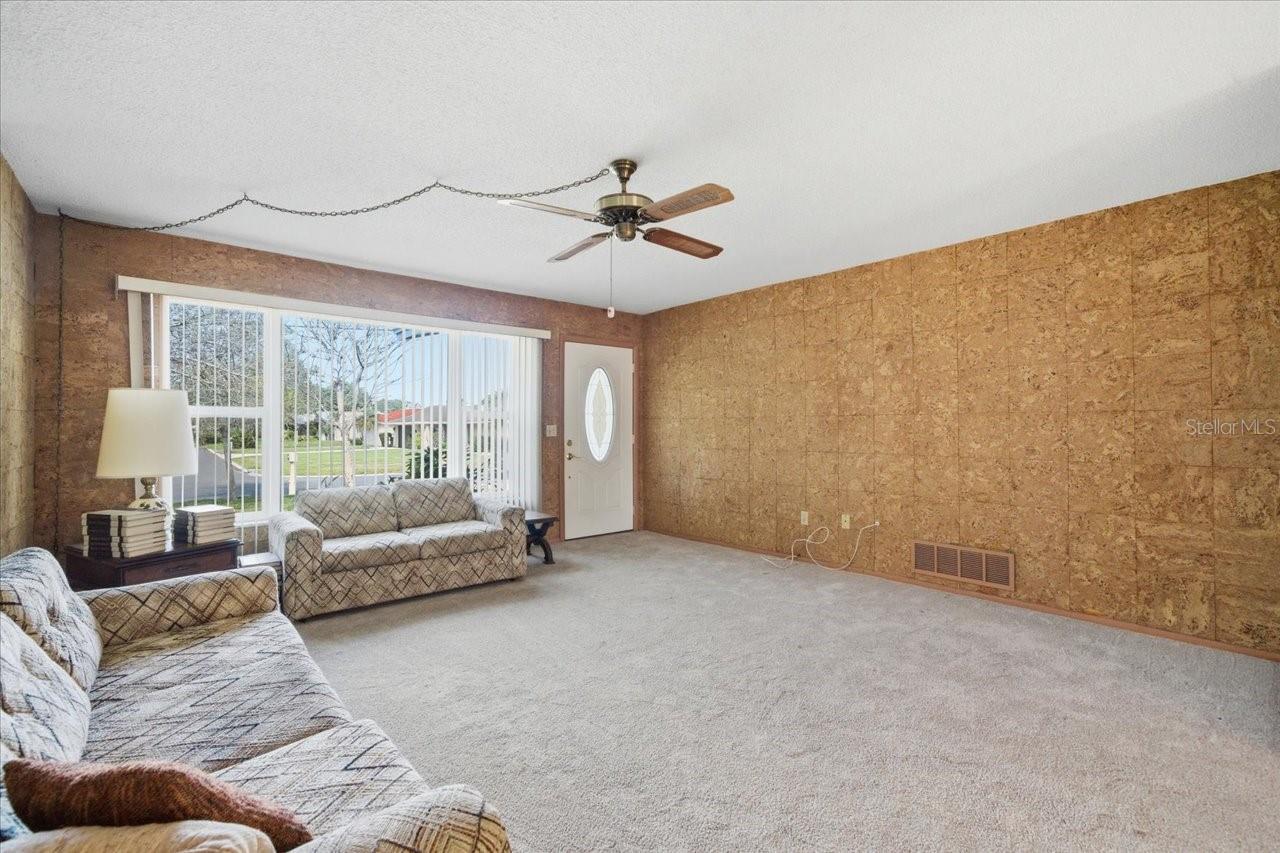 140 Patlin Cir E Property Photo 5