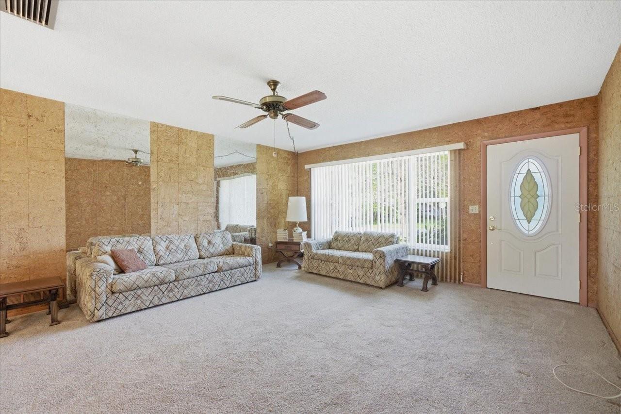 140 Patlin Cir E Property Photo 6