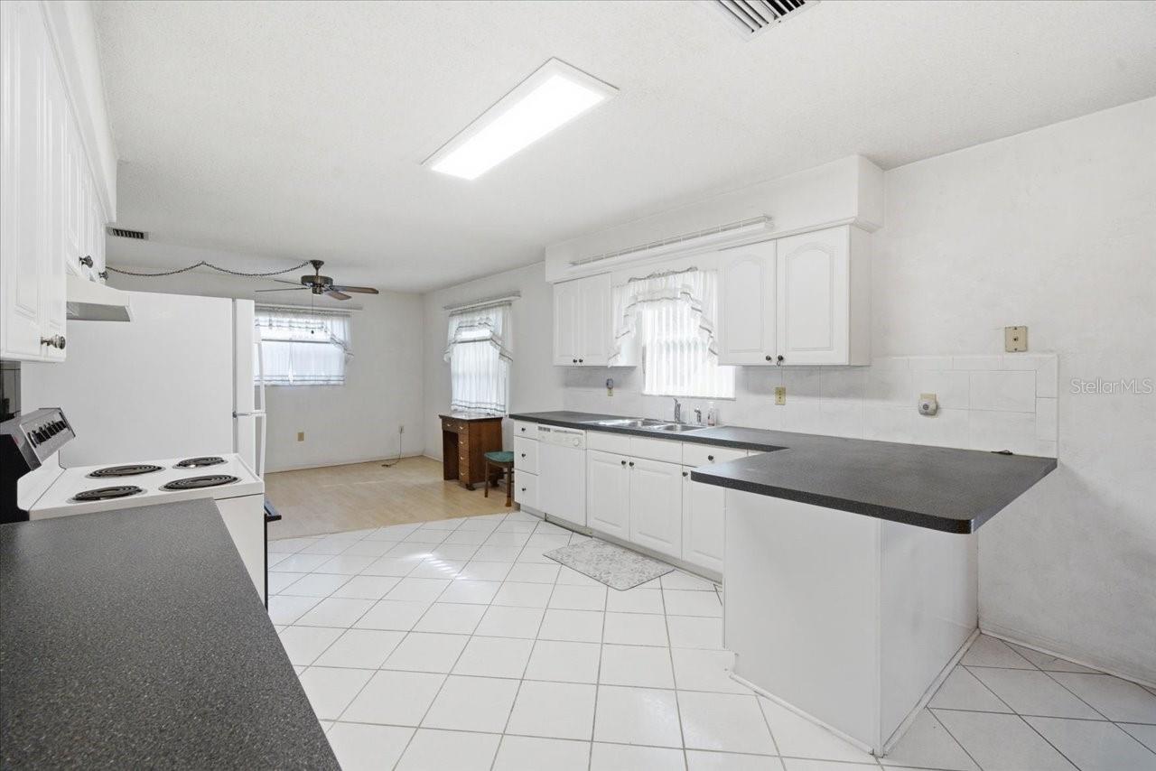 140 Patlin Cir E Property Photo 10