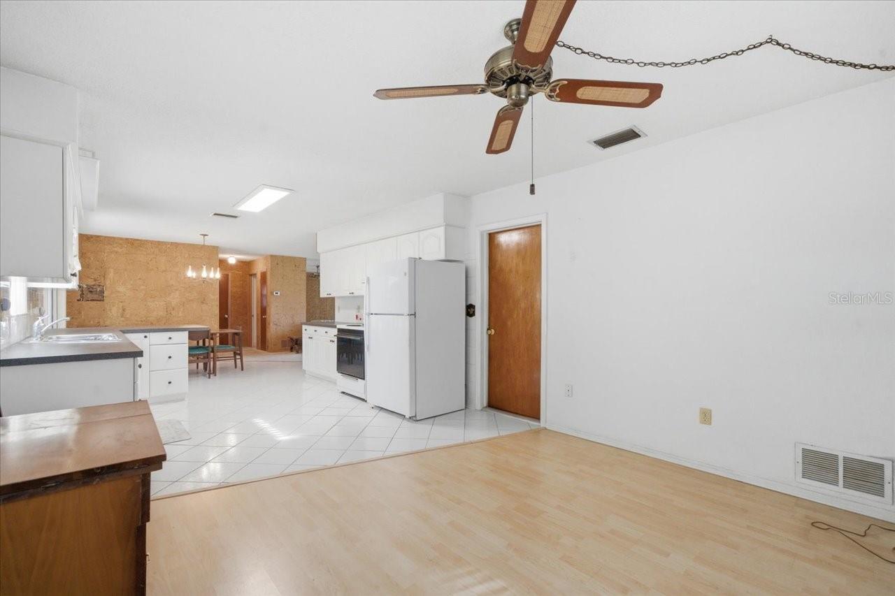 140 Patlin Cir E Property Photo 17