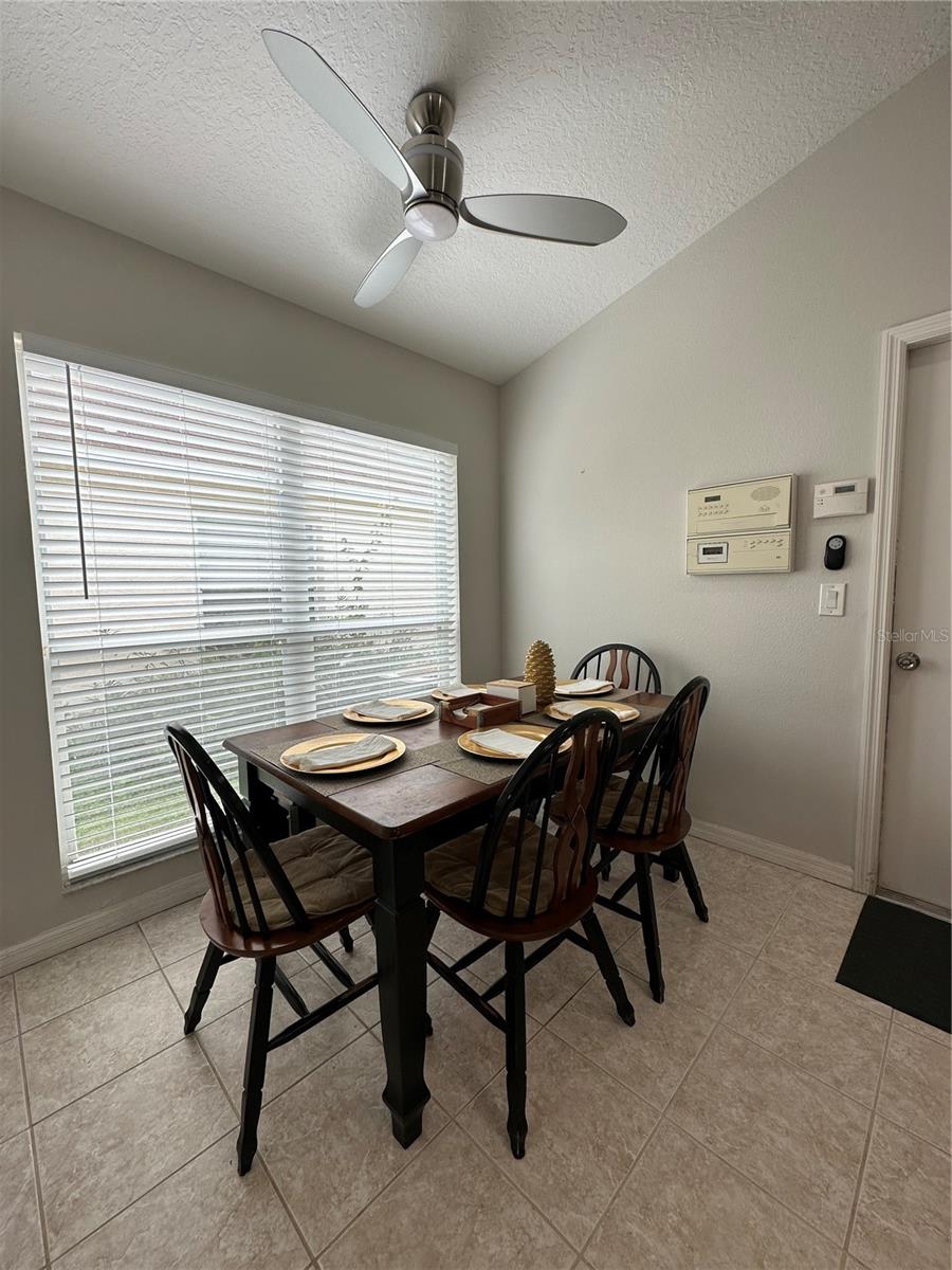 29651 Birds Eye Dr Property Photo 3