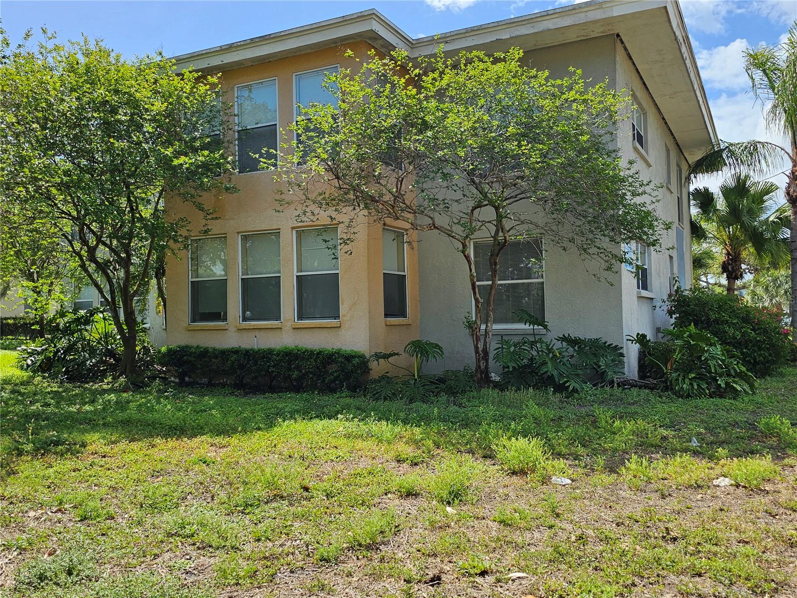 1365 DREW ST #102 Property Photo 1