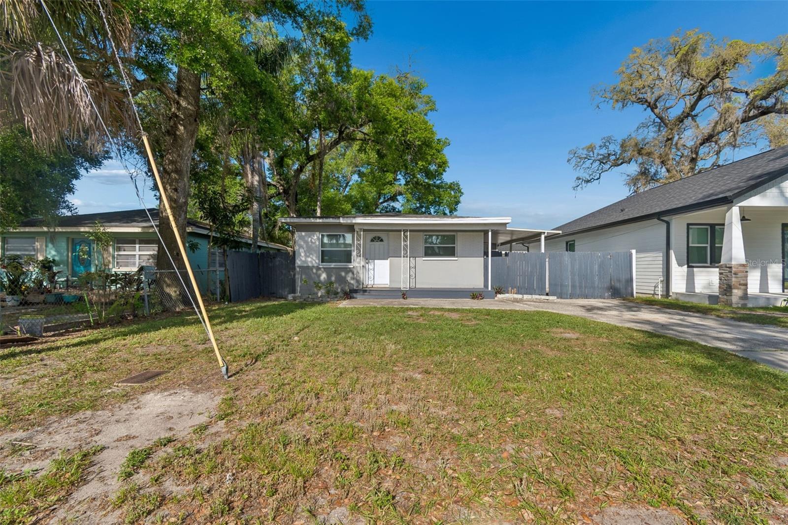 6710 N Harer St Property Photo 3