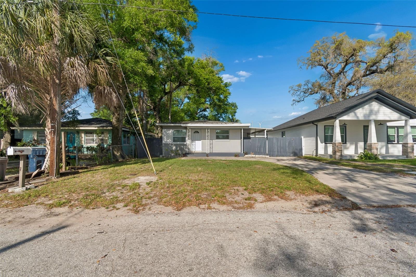6710 N Harer St Property Photo 4