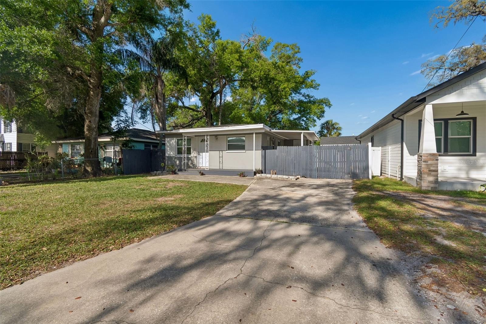 6710 N Harer St Property Photo 6