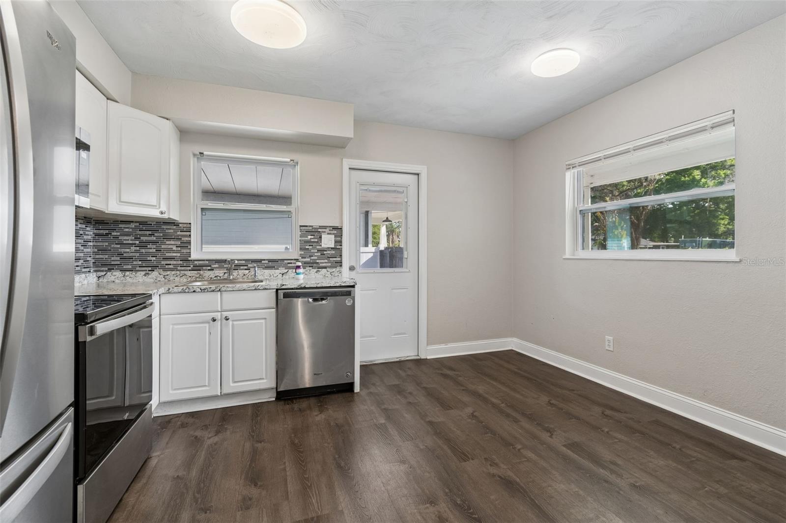 6710 N Harer St Property Photo 18