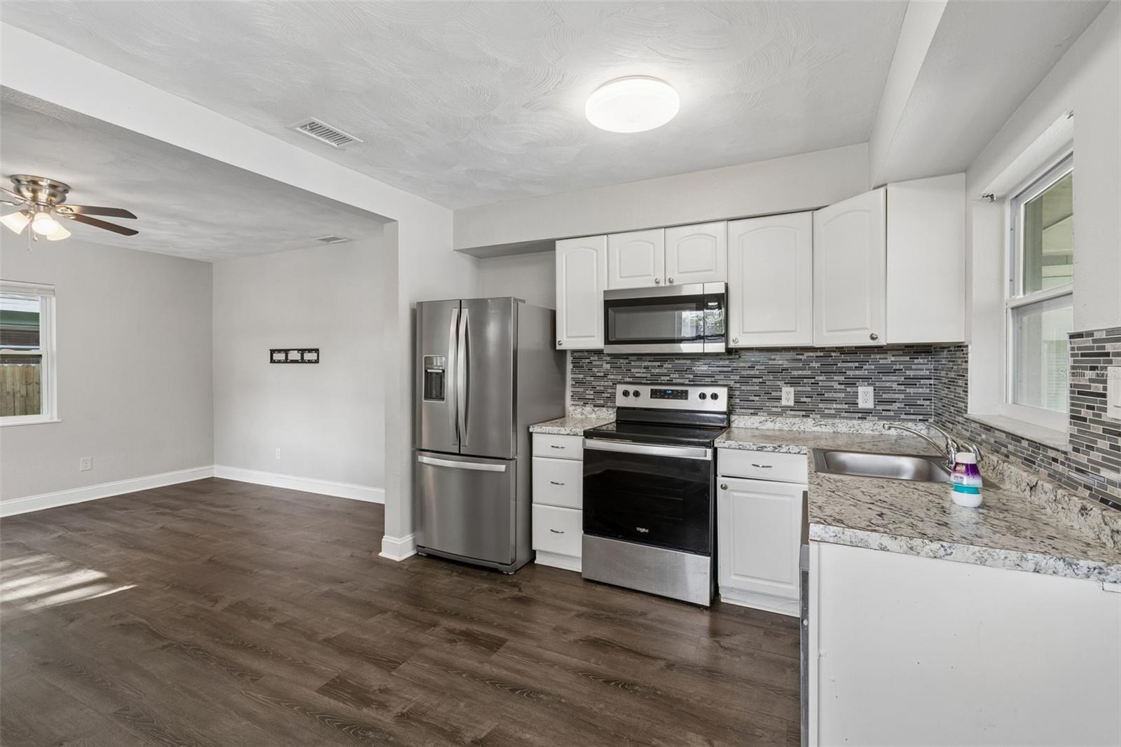 6710 N Harer St Property Photo 23
