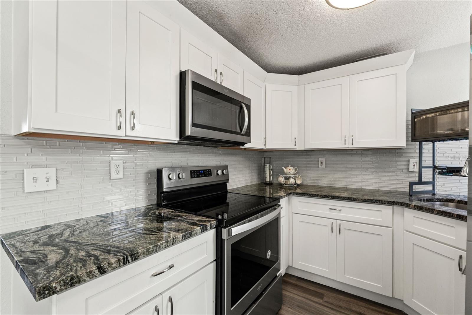 8996 Southern Comfort Dr Property Photo 10