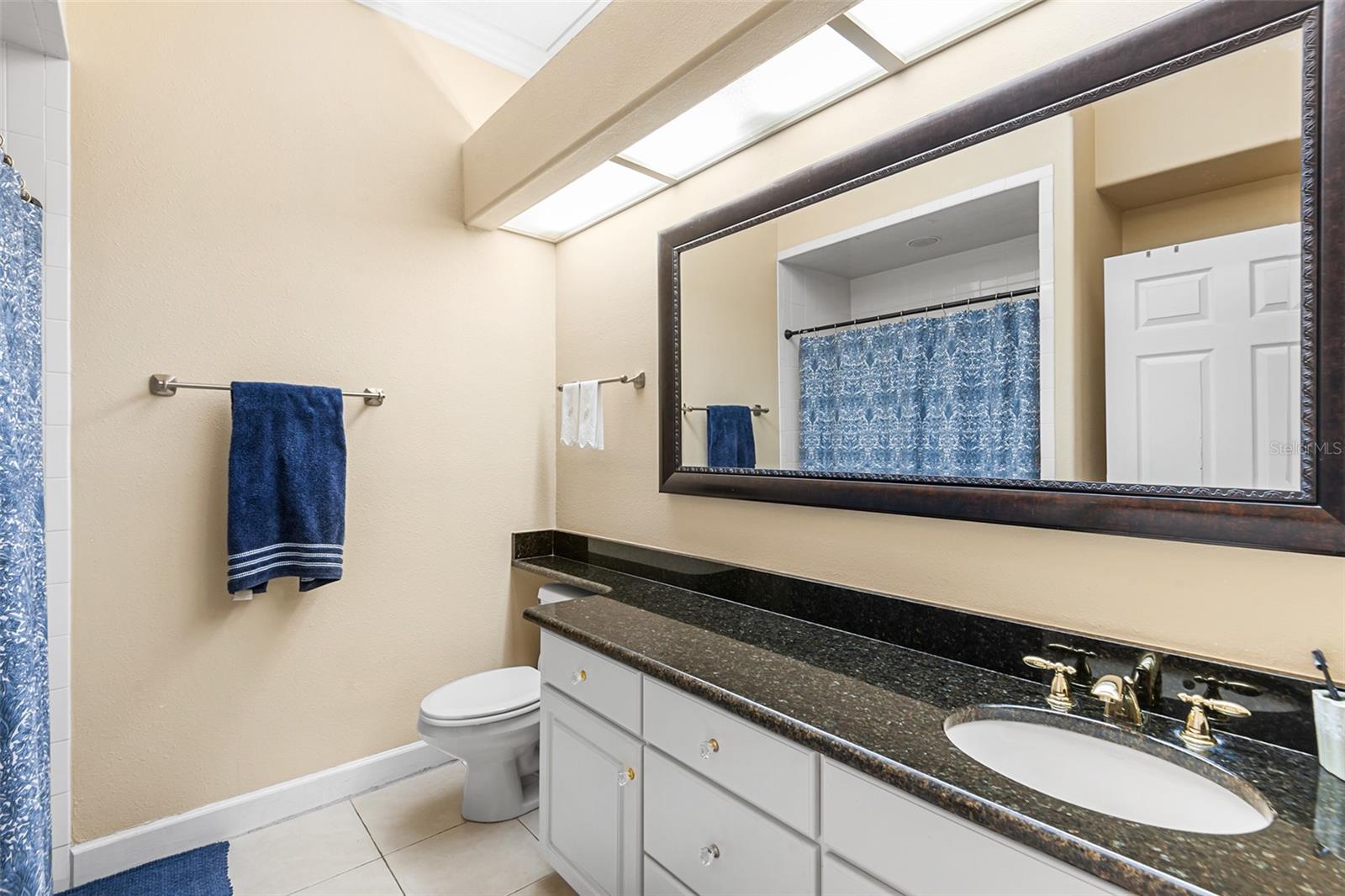902 Hanover Way Property Photo 37