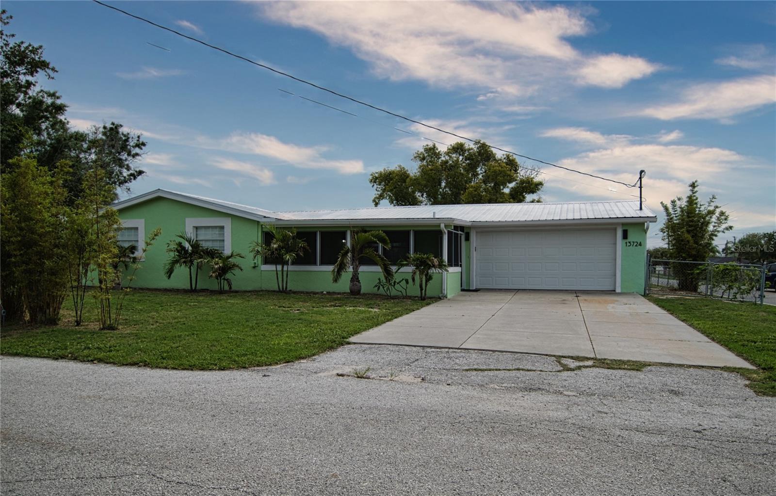 13724 Cox Ave Property Photo 2