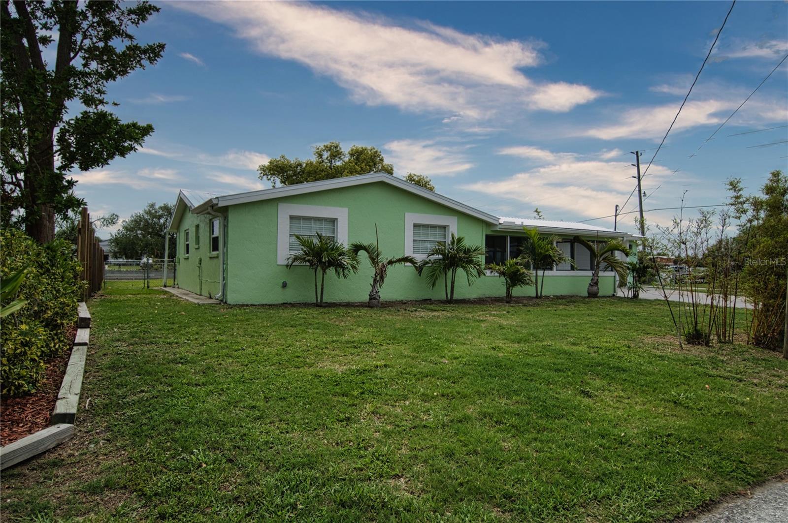 13724 Cox Ave Property Photo 5