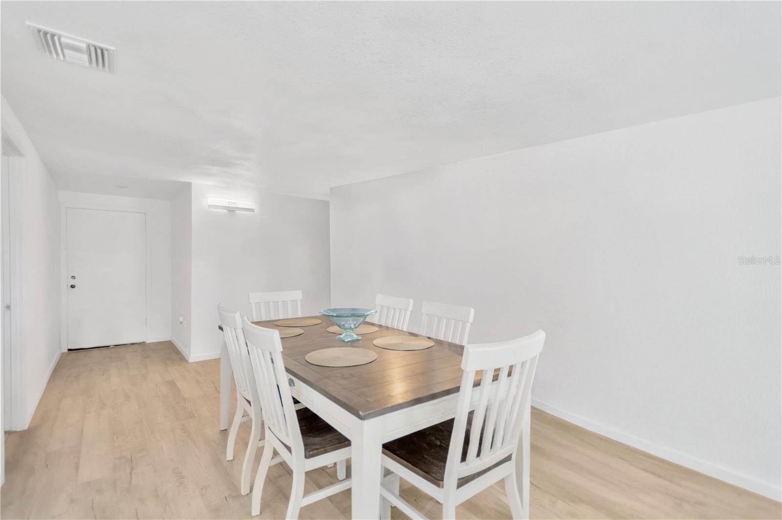 13724 Cox Ave Property Photo 9