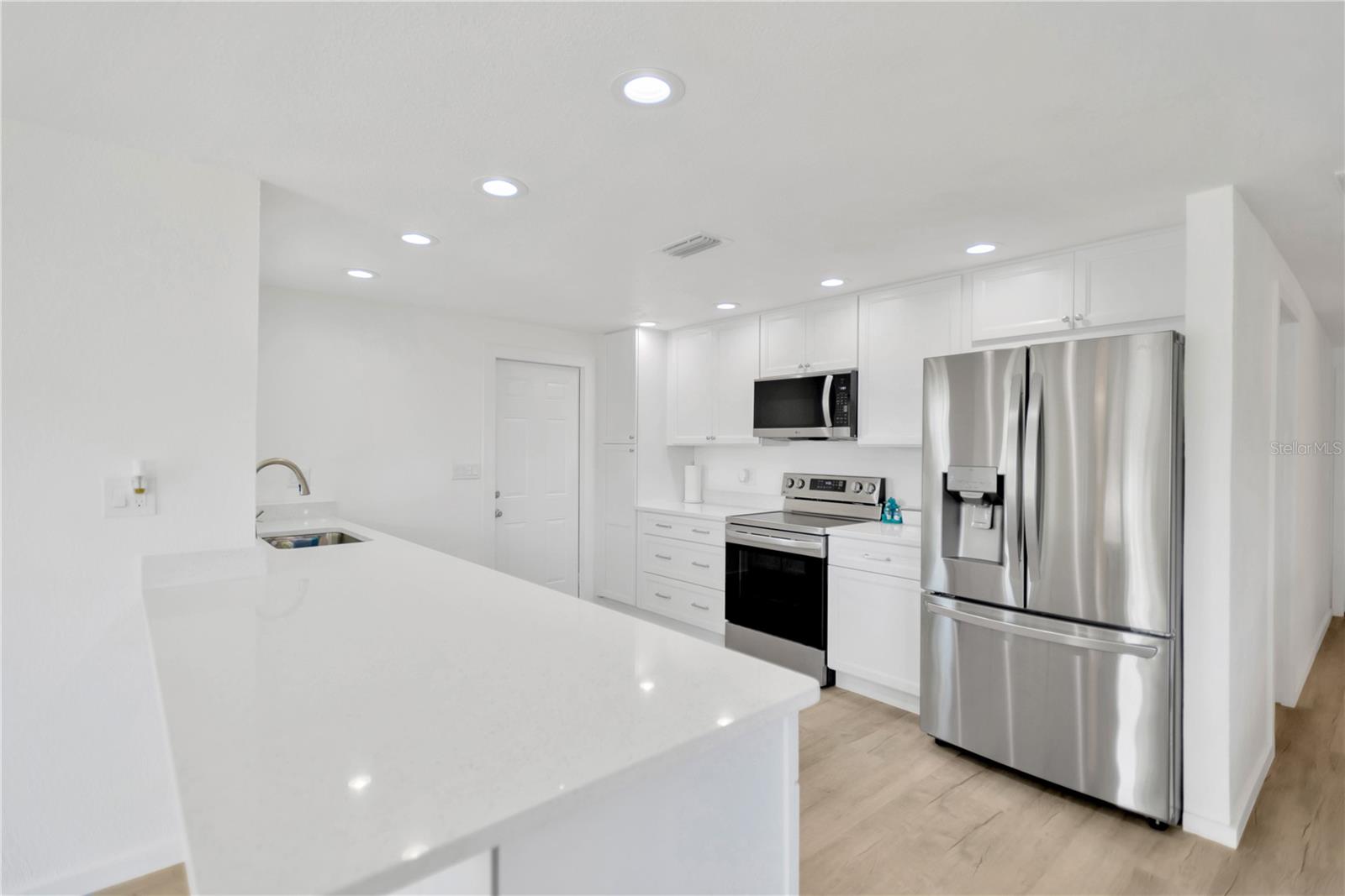 13724 Cox Ave Property Photo 11