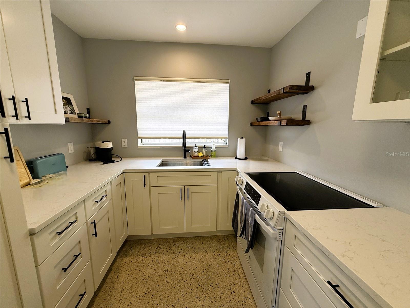 14017 W Parsley Dr Property Photo 7
