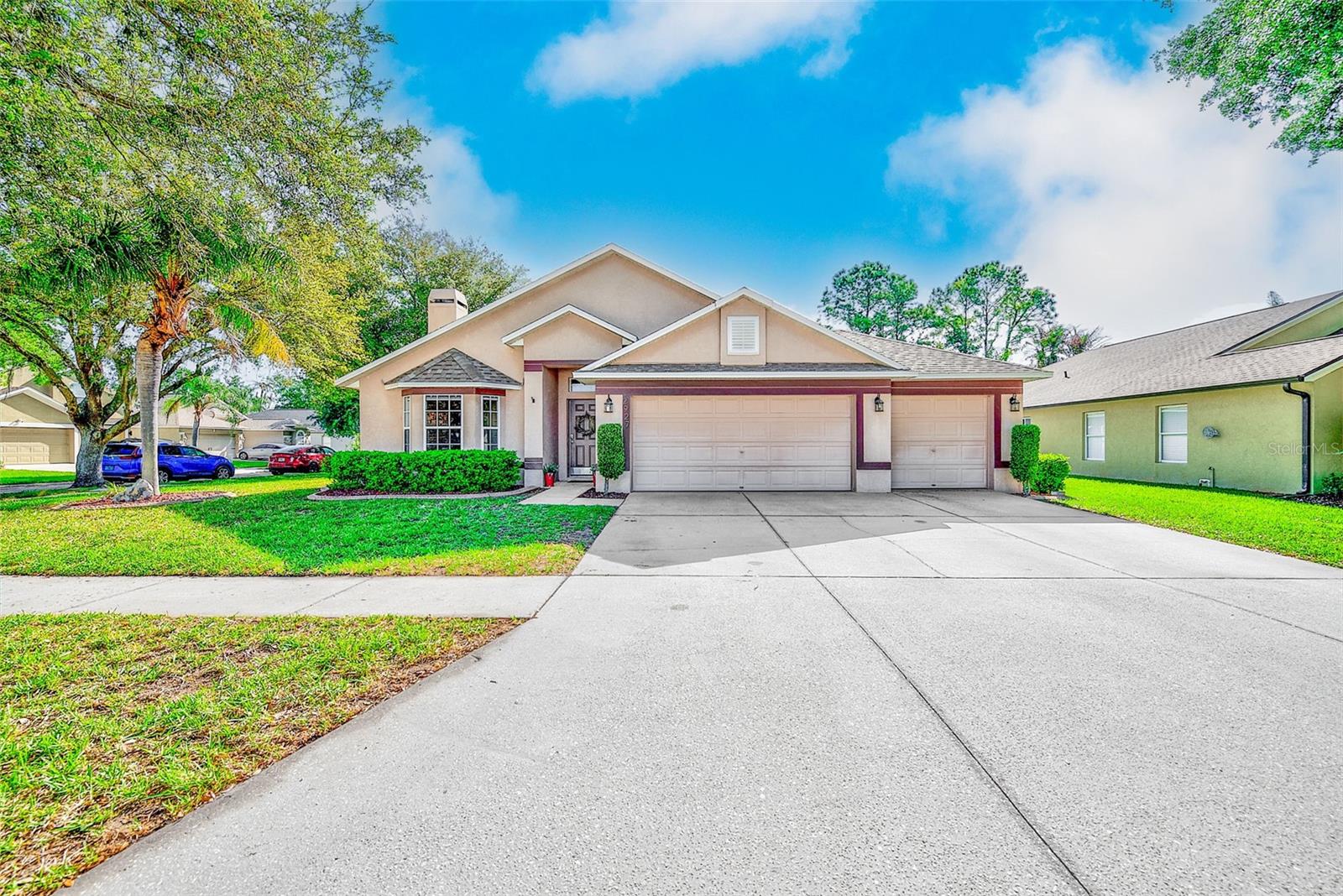 2927 HICKORY GROVE DR