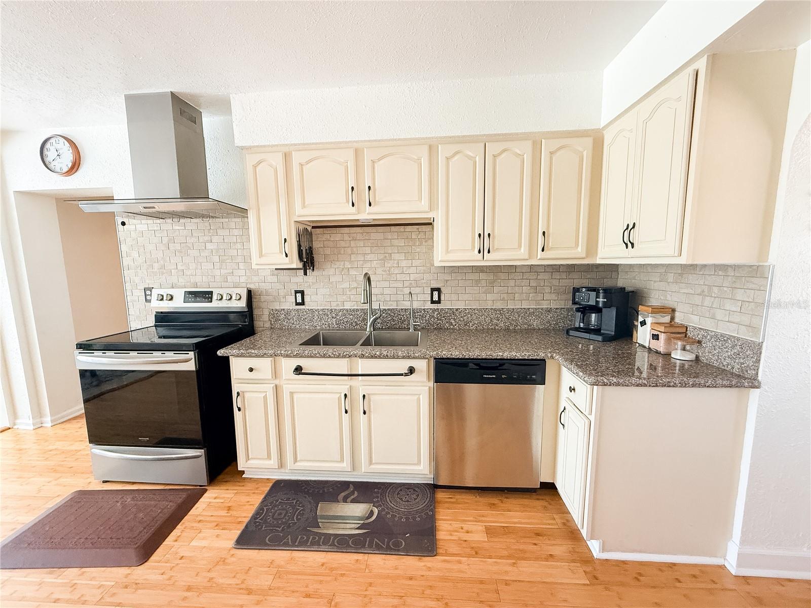 8818 Mathog Rd Property Photo 16