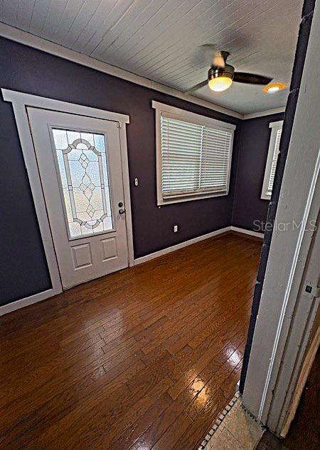 1002 Oakhill St Property Photo 2