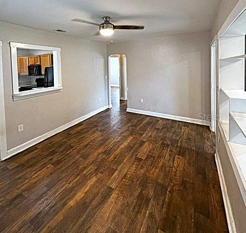 1002 Oakhill St Property Photo 4