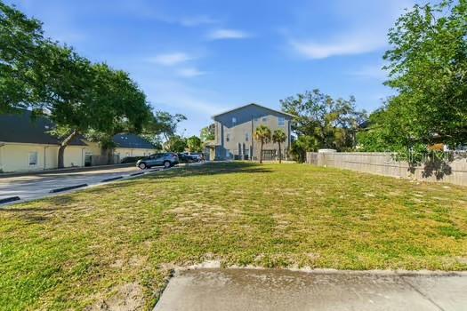 444 SKINNER BLVD Property Photo 1