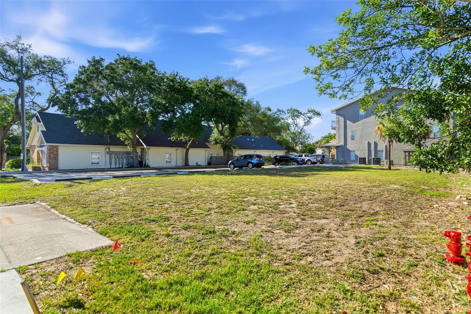 444 Skinner Blvd Property Photo 3