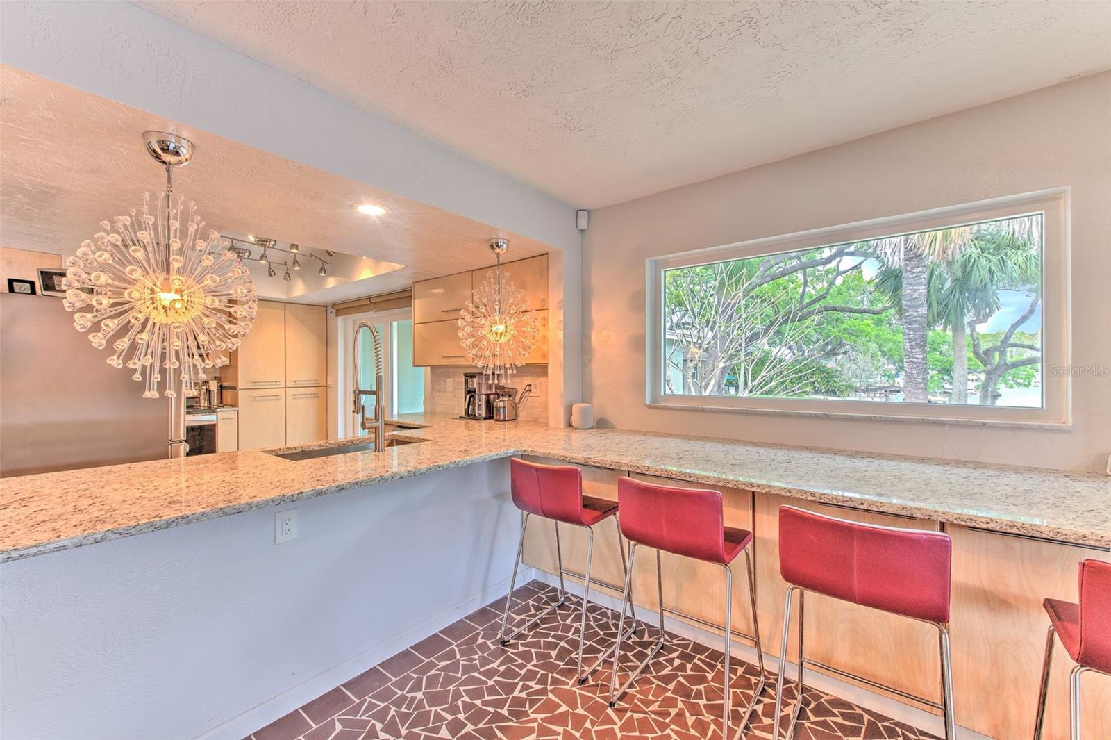 7102 Mandy Ln Property Photo 12