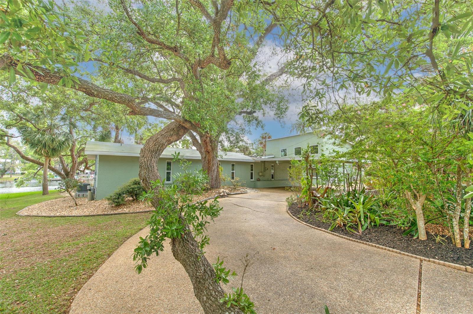 7102 Mandy Ln Property Photo 37