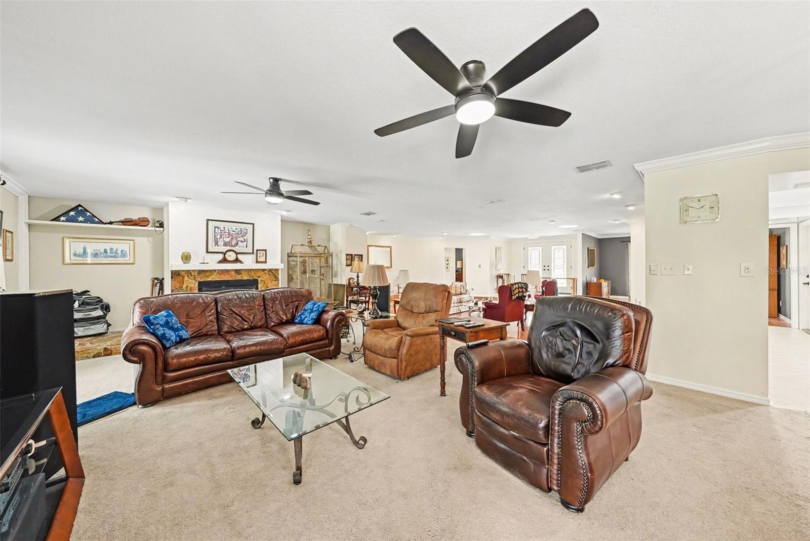 1009 Morfield Ln Property Photo 12
